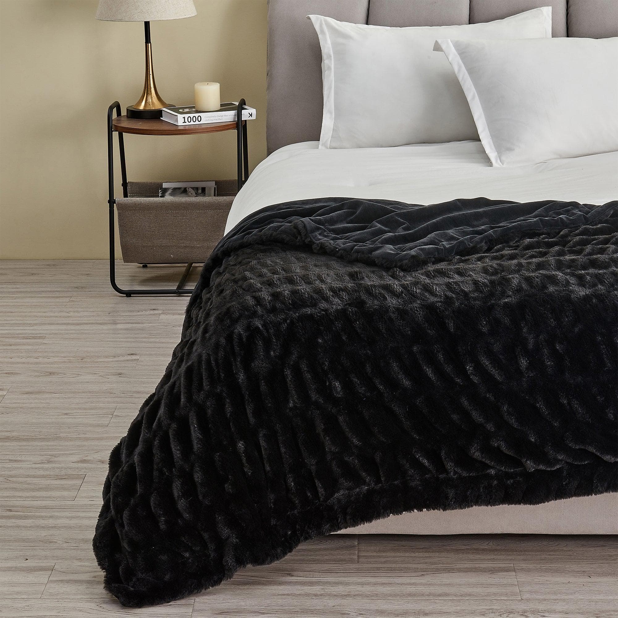Ruched Faux Fur Throw Blanket - Alondra Collection - Image 6