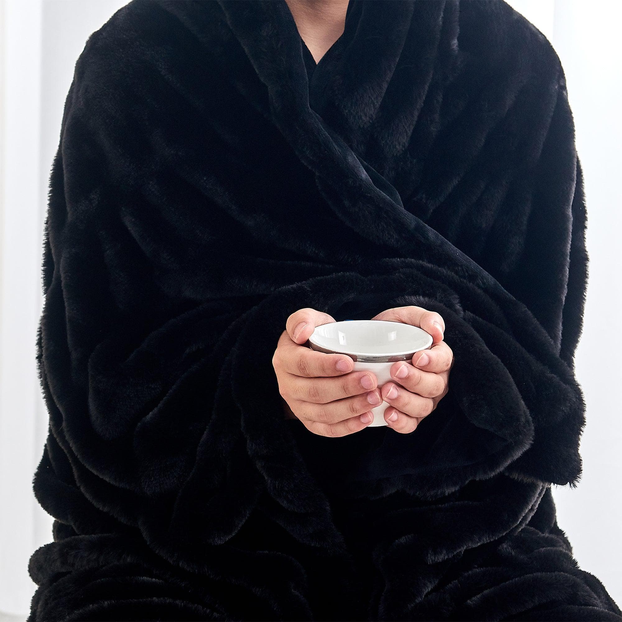Ruched Faux Fur Throw Blanket - Alondra Collection - Image 9