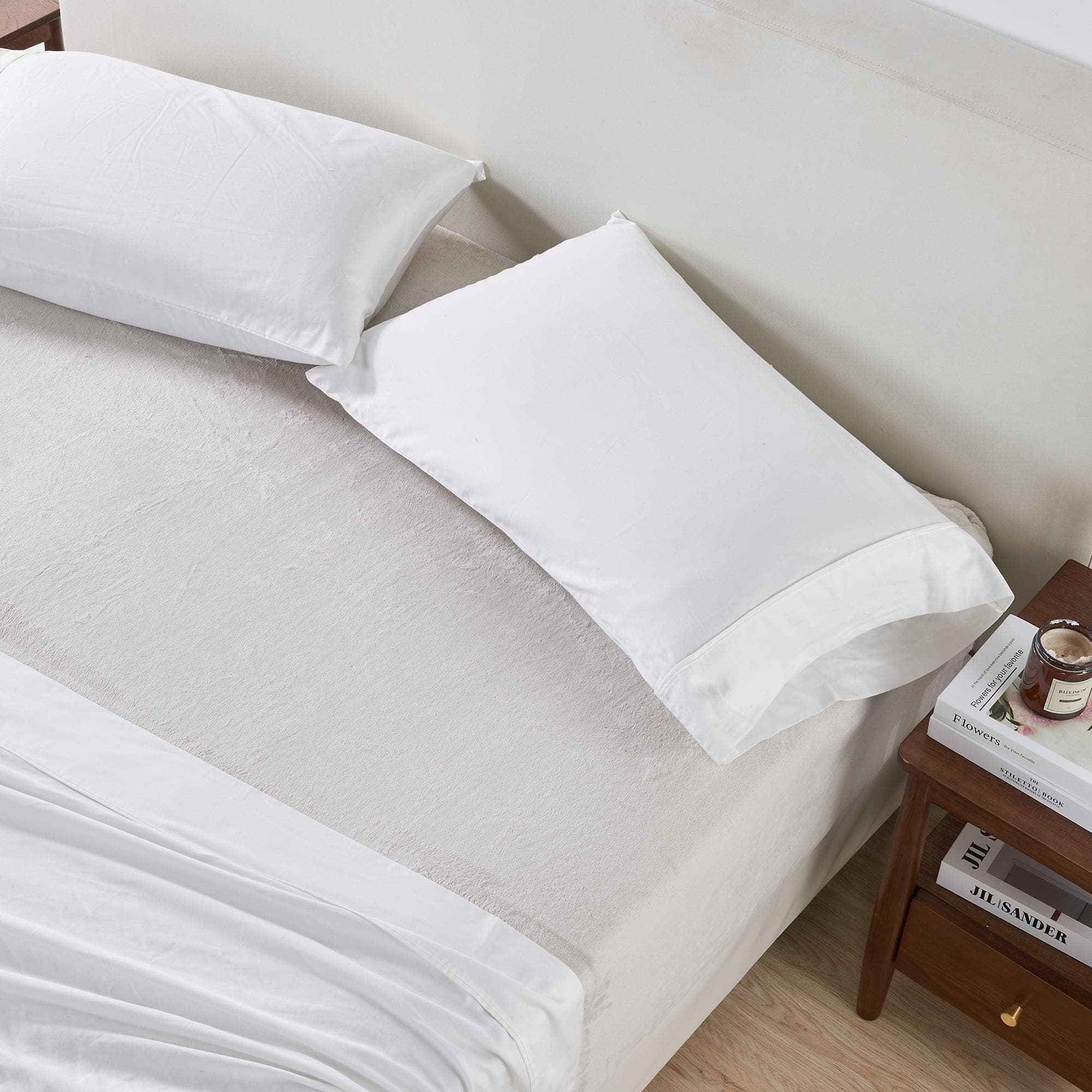 Solid Plush Fitted Sheet - Velvet Luxe Collection - Image 9